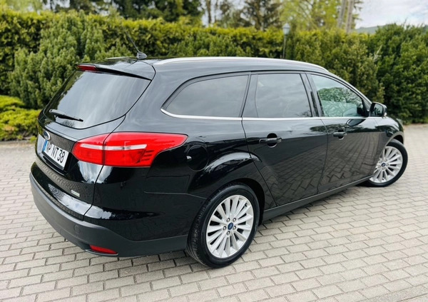Ford Focus cena 35900 przebieg: 104000, rok produkcji 2015 z Radzymin małe 781